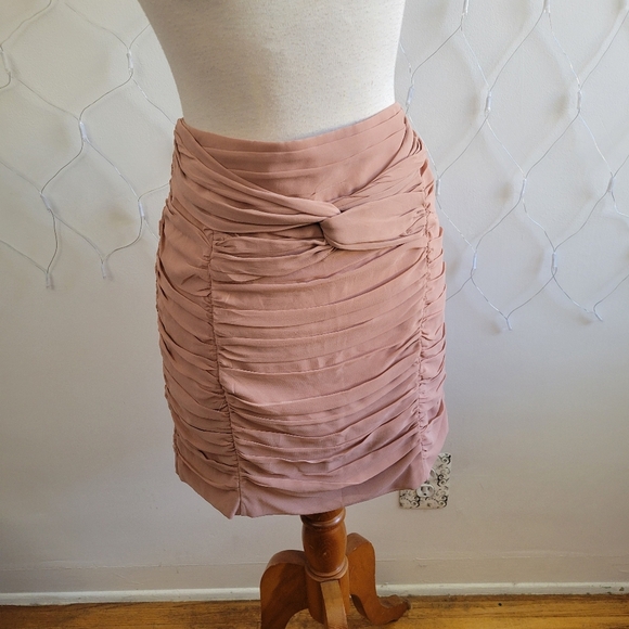 Elegant and Sexy Skirt By H&M • Size 10  • Rusched • Blush Color - Picture 1 of 5